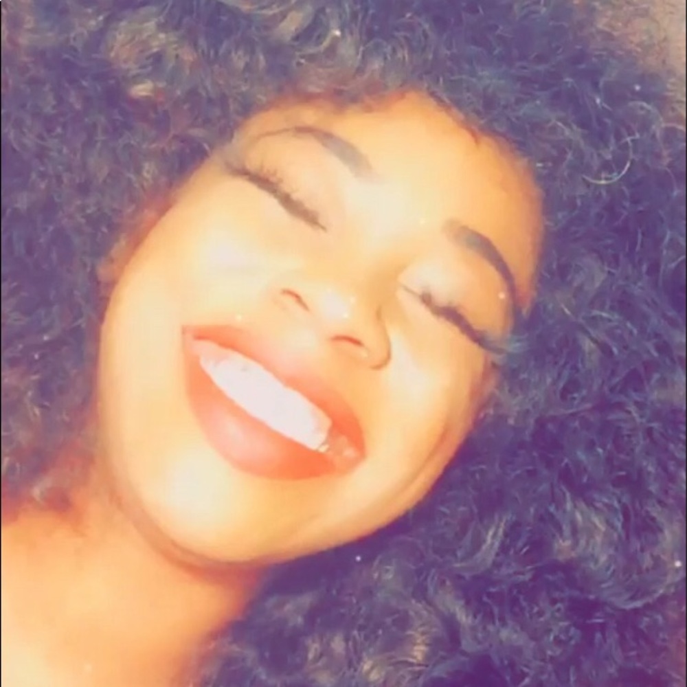 Meet your Posher, Ashaunti